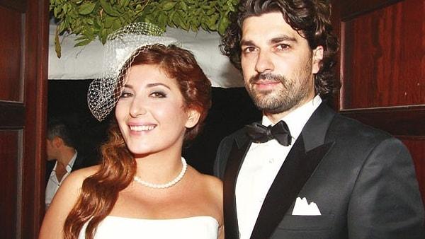 2010 yılında iç mimar Emre İzer ile dünya evine giren Şebnem Bozoklu, geçen eylül ayında resmi olarak eşinden boşandı.