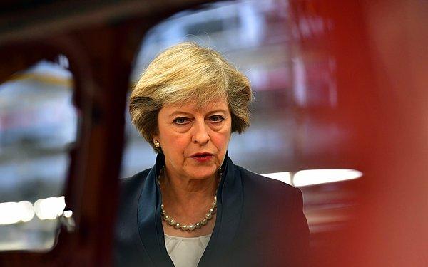 İngiltere Başbakanı Theresa May, Trump'la çalışmayı dört gözle beklediğini belirtti.