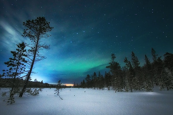 10. Впечатляющая игра света, которую мы видим в небе, казалось бы, прямо над нашими головами, на самом деле происходит очень далеко - как правило, более чем в 96 километрах над поверхностью Земли