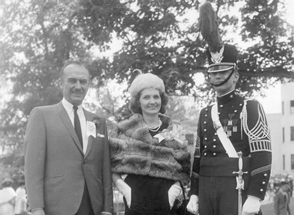 4. Там Дональд резко взялся за ум, улучшил свои отметки и даже имел некоторые успехи в спорте.