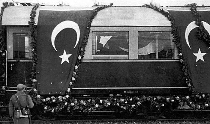 Dolmabahçe'den Ankara'ya Atatürk'ün Cenaze Töreni