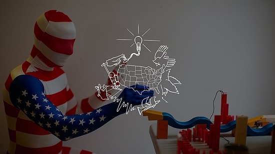 Gözünüzü Kırpmadan İzleyeceğiniz Muhteşem Rube Goldberg Makinesi Videosu