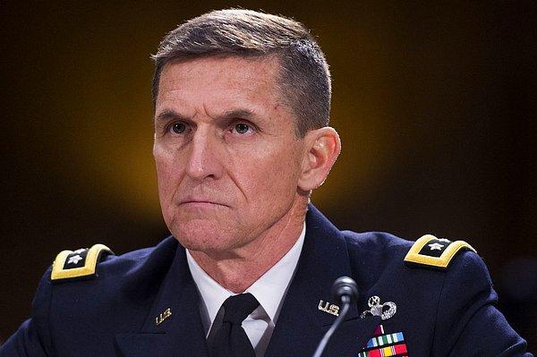 ABD ordusunda 33 yıl görev yaptıktan sonra 2012-2014 yıllarında ABD Savunma İstihbarat Kurumu Başkanlığı yapan Flynn, Demokrat Partili olmasına rağmen 8 Kasım'daki seçimlerde Donald Trump'ı destekleme kararı almıştı.