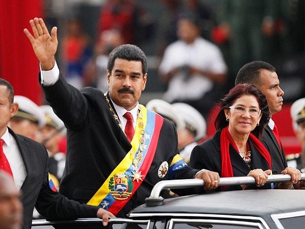 12. Hugo Chavez'in tanıştırdığı Cilia Flores ve Venezuela Cumhurbaşkanı Nicolás Maduro