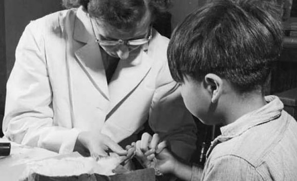 10. В Канаде как-то решили доказать, что люди не смогут жить без витаминных добавок