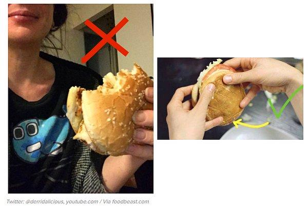 9. Artık hamburgerleri tek elle tutarak yemiyoruz.
