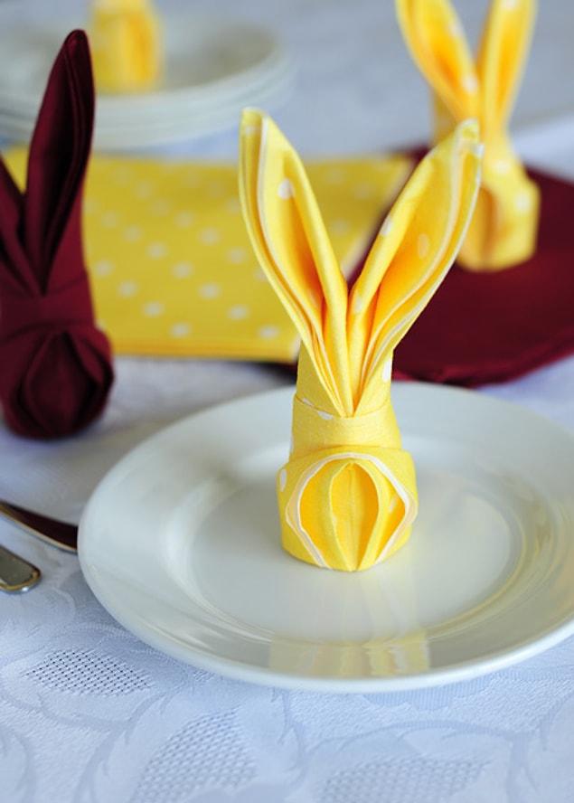1. These too cute to be true bunny napkins!