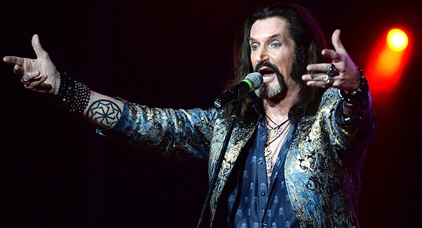 6. Если выяснится, что актер пребывает на территории РФ нелегально, Никиту Джигурду могут депортировать из России, а также наложить на него денежный штраф.