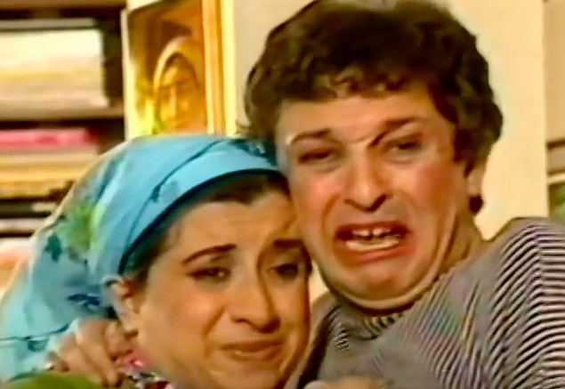 Eşcinsel komşu Haydar ile Homoti'nin ilk karşılaşması.