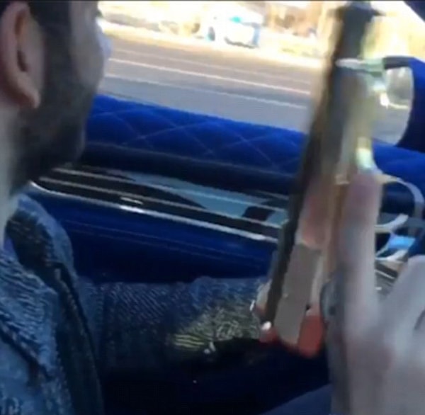 11. Он утверждает, что для золотой молодежи это лишь еще один способ продемонстрировать свое превосходство над другими.