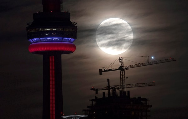 19. 21. yüzyılda Ay’ın en yakın olduğu tarih 14 'ı 15 Kasım'a bağlayan geceydi.