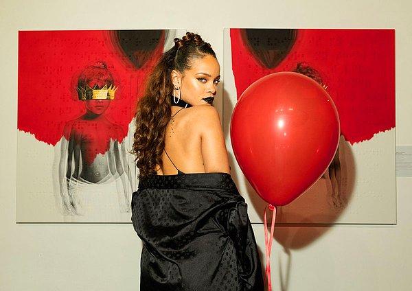 1. Rihanna "Anti" albümünü ücretsiz olarak yayınladı. | Ocak 2016