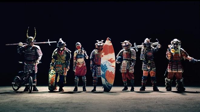 7 Samurayın Üstün Yeteneklerini Sergilediği Çılgın Noodle Reklamı