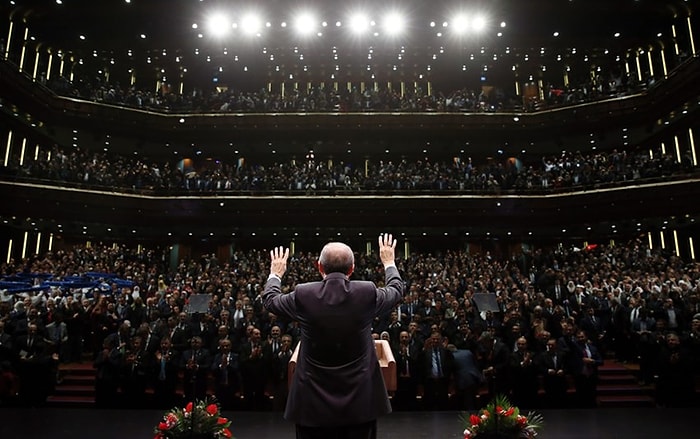 'İlk Seçim 2019'da; Erdoğan Seçilirse 2030'a Kadar Görevde Olabilir'