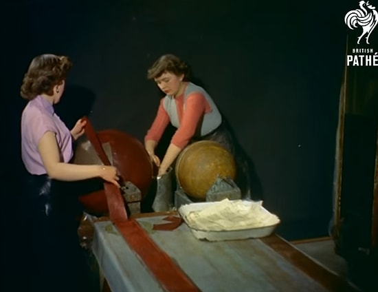 1955 Yılında Dünya Haritaları Nasıl Yapılıyordu?