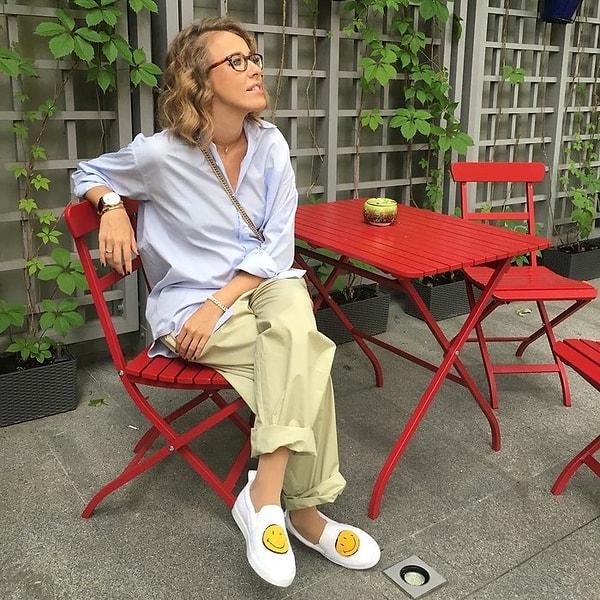 8. Кстати говоря, Ксения очень любит общаться с детьми мужа от первого брака. Она считает их очень душевными и надеется, что ее будущий наследник больше будет похож на Максима, чем на нее.