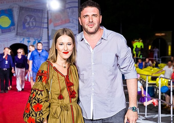 15. Виторган и Собчак не сообщают больше никаких подробностей, связанных с ребенком, и не планируют устраивать фотосессию с наследником – они устали от излишнего внимания прессы к их особому положению.