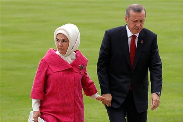 1. “En az üç çocukla beraber güçlü aileler..." diyen Cumhurbaşkanımız Recep Tayyip Erdoğan ve eşi Emine Erdoğan dört çocuklu geniş bir aile.