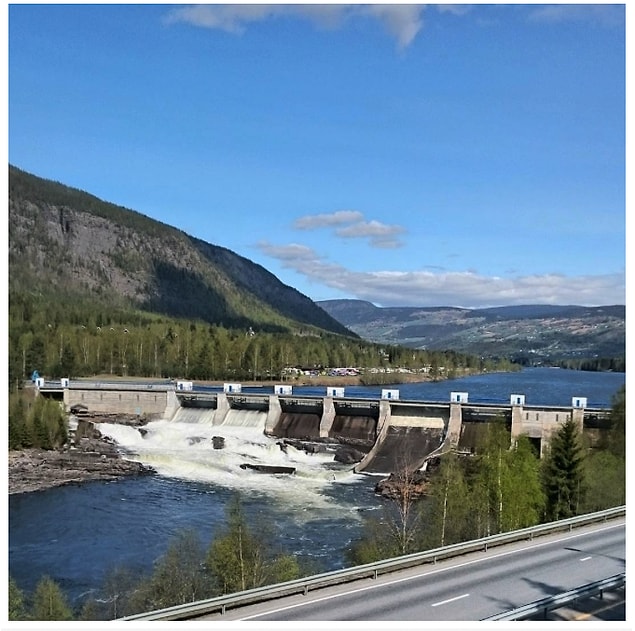 4. Hunderfossen toilet, Hunderfossen waterfall, Norway