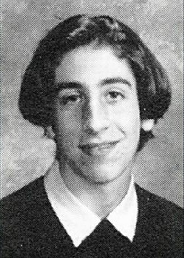 2. Саймон Хелберг