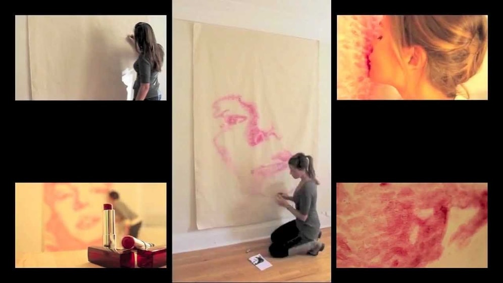 Зачем кисти для рисования, когда есть губы? 💋