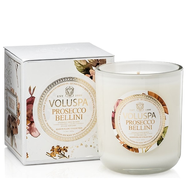 10. Ароматическая свеча в керамическом подсвечнике