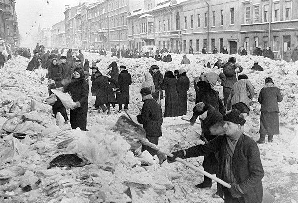 14. İkinci Dünya Savaşı'ndaki Leningrad kuşatması kırılınca, Sovyet yetkilileri yamyamlık yapanlar hakkında soruşturma başlatıyor...