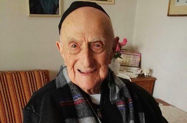8. Dünyanın en yaşlı adamı olan Yisrael Kristal, Yahudilerin 13 yaşına bastıkları zaman kutladıkları bar mitsva'yı 100 yıl gecikmeli olarak, 113 yaşında kutlayabilmiş.