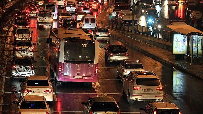 İETT Otobüslerinde Kadın Yolcular İçin Gece Düzenlemesi: Uygulama Bugün Başladı