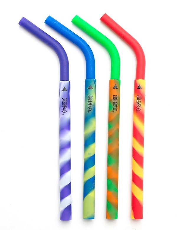 18. Эти красочные соломки обладают очень интересной особенностью: их можно удлинять, надев одну соломку на другую!