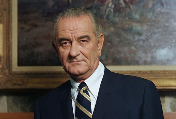 14. ABD Başkanı Lyndon Johnson, bazı toplantılarda çıkarıp penisini sallamasıyla ünlüydü.