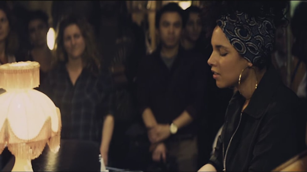 Alicia Keys'ten 100 Kişiye Mini Konser