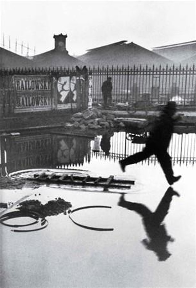 17. Saint Lazare Garı'nın Arkasında - 1932