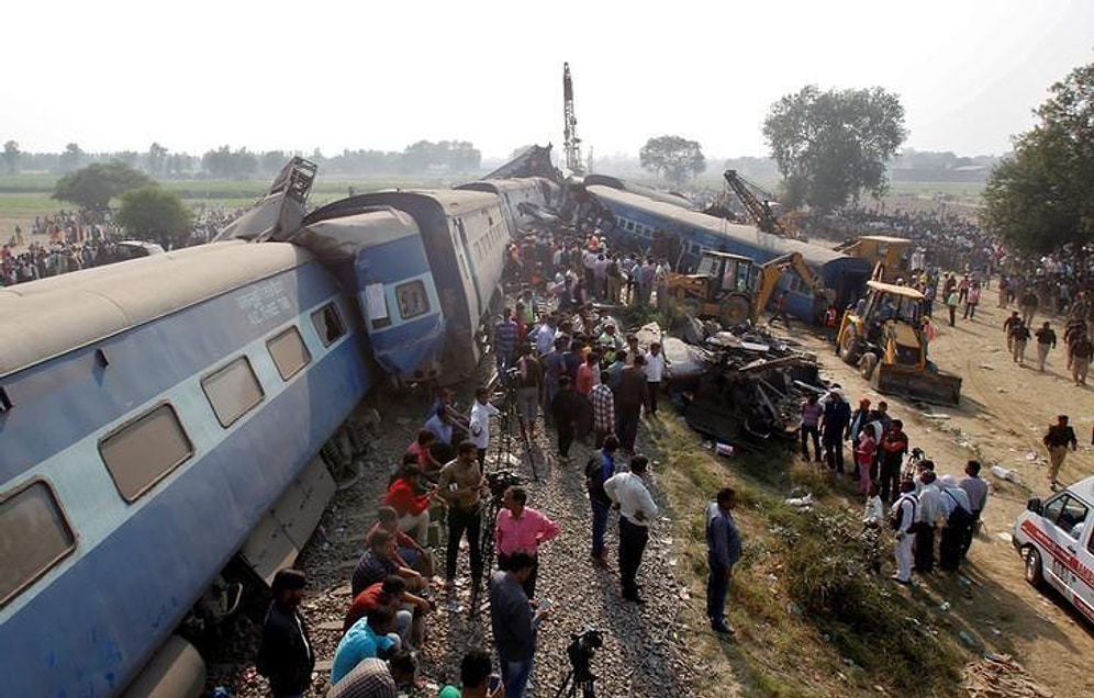 Hindistan'da Tren Raydan Çıktı: En Az 100 Ölü, 150 Yaralı