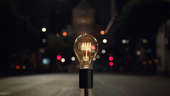 Гениальная реклама нового MacBook Pro