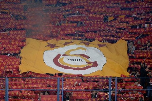 Galatasaray'lı taraftarlar altı yıl aradan sonra Kadıköy deplasmanında tribündeki yerlerini aldı.