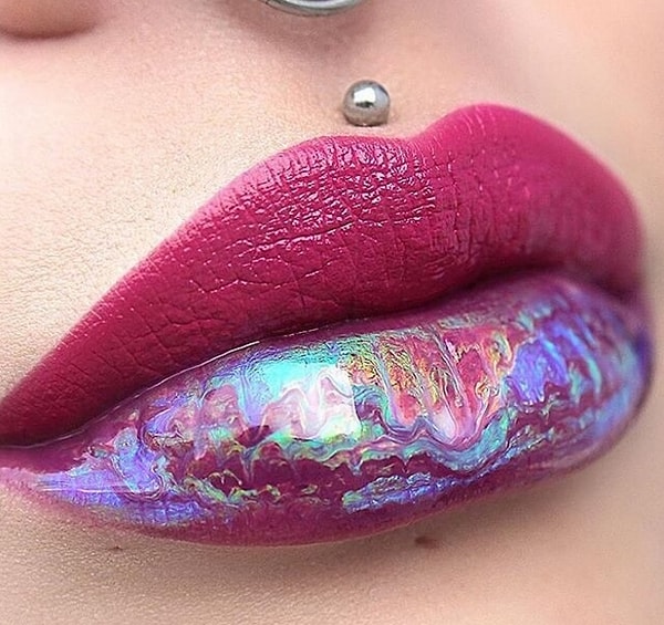 1. В Instagram появился новый блестящий бьюти-тренд...