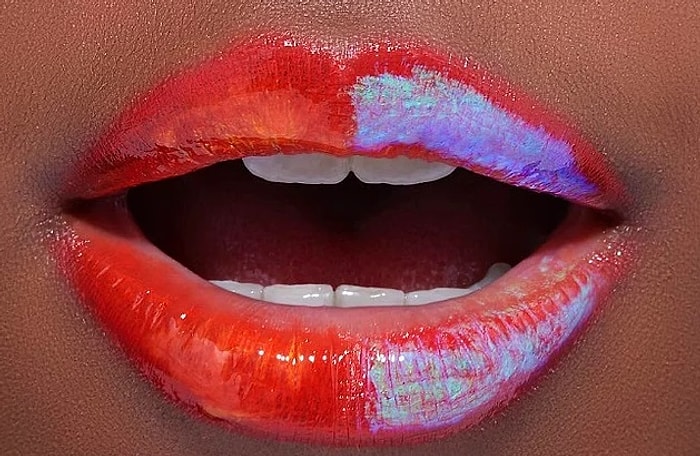 Голографические губы: новый блестящий тренд в Instagram