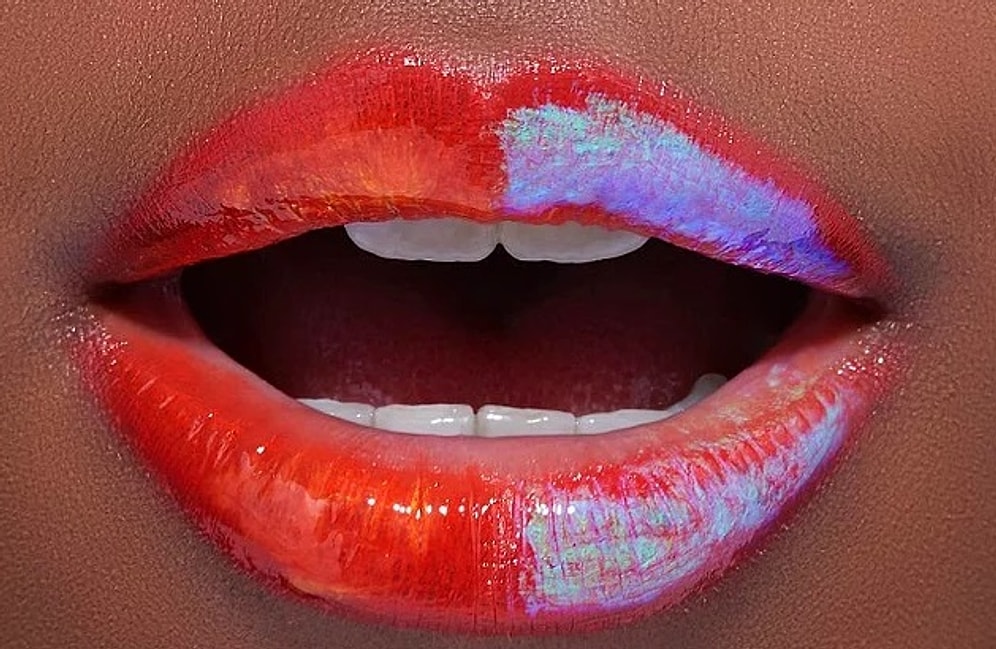 Голографические губы: новый блестящий тренд в Instagram