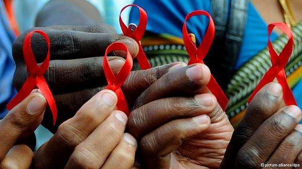 3. ABD hükümetinin AIDS ve HIV’den korunma bilinci amacıyla Afrika’da harcadığı 1.4 milyar doların gözle görülür bir sonuç vermediği ortaya çıktı.