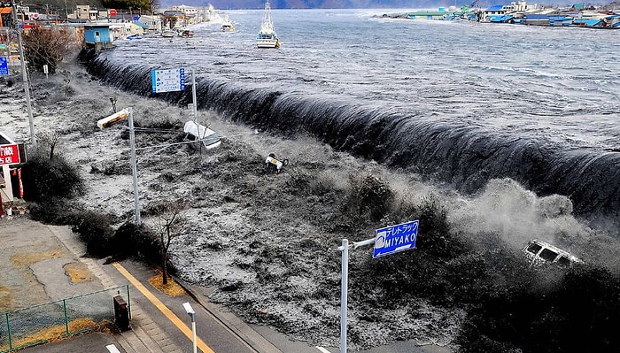 Japonya'ya Deprem Sonrası Tsunami Alarmı Verildi! Peki Tsunami Nedir ve Nasıl Oluşur?