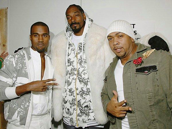 Snoop Dogg, Kanye'yi yerin dibine sokan bir video yayınladı; Kanye'nin ne kadar yanlış davrandığından bahsediyordu.