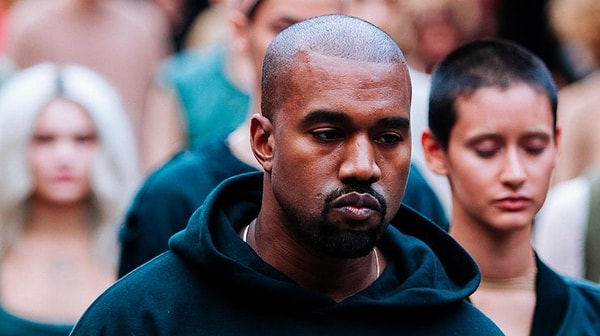 1. По информации зарубежных изданий, Канье Уэст был принудительно госпитализирован в связи с серьезными проблемами со здоровьем