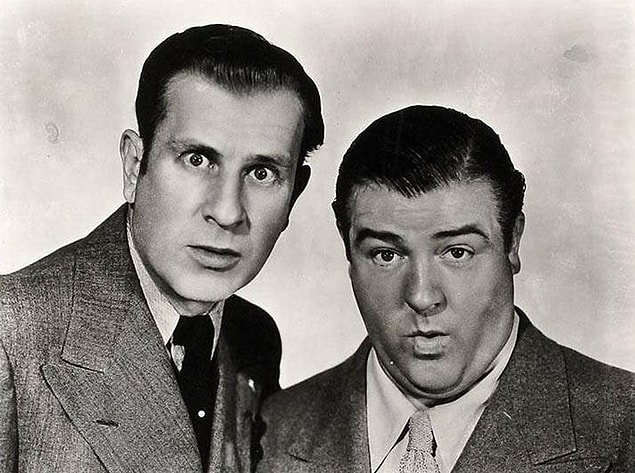 Görüştükleri iki Heptapod'a Abbott ve Costello isimlerini veriyorlar. Bunlar 1940'lardaki iki ünlü komedyenin isimleri.