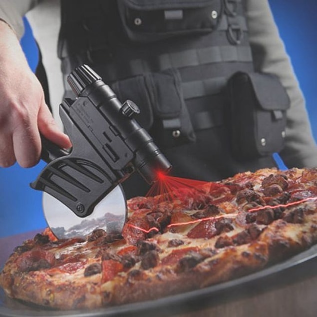 13. Lazerli pizza dilimleyici.
