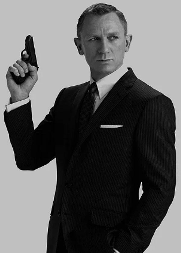 5. James Bond (Daniel Craig) - Kate Winslet