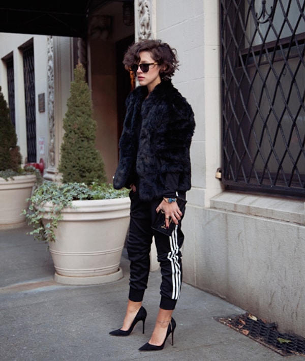 10. Спортивные брюки и лодочки