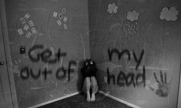 2. Депрессия. Часто сопровождающаяся суицидальными явлениями