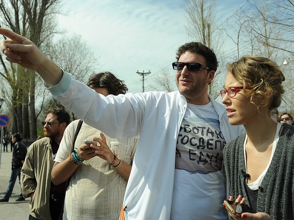 1. Ксения и Максим познакомились в декабре 2011 года на митинге оппозиции.