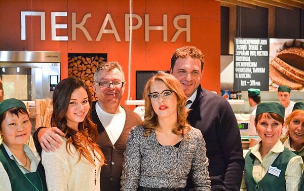 6. В отличии от столичной тусовки родные супругов благосклонно отнеслись к выбору детей.